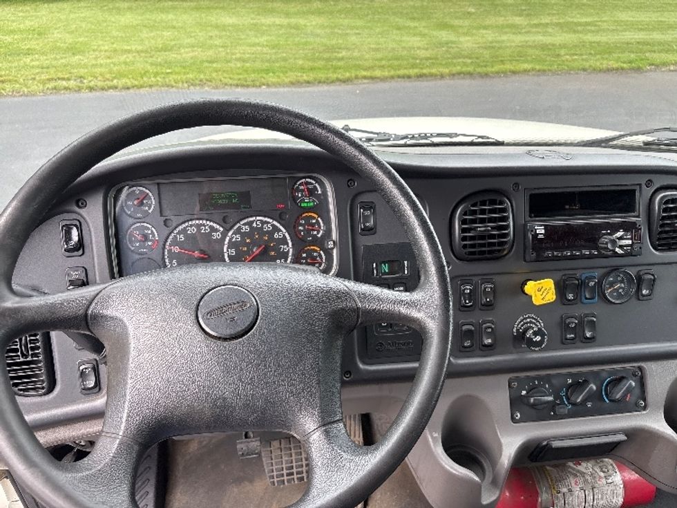Flatbed Truck-Light and Medium Duty Trucks-Freightliner-2021-M2-Middlefield-OH-363,633\n\t\tmiles-$ 47,250 - Image 18