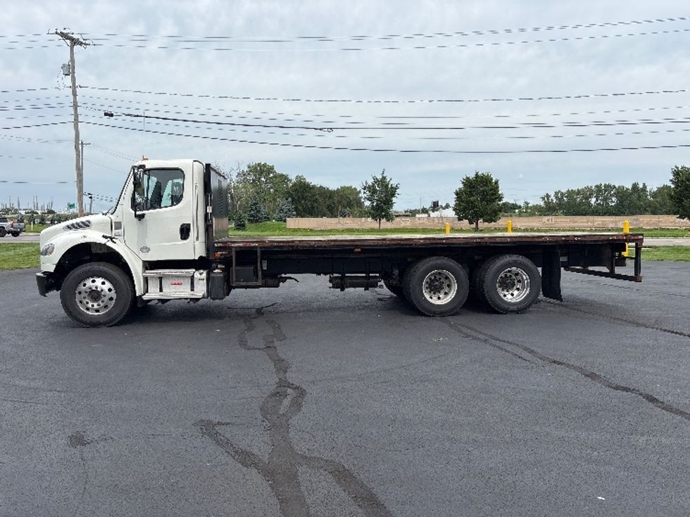 Flatbed Truck-Light and Medium Duty Trucks-Freightliner-2021-M2-Middlefield-OH-363,633\n\t\tmiles-$ 47,250 - Image 4