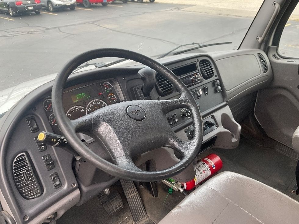 Flatbed Truck-Light and Medium Duty Trucks-Freightliner-2021-M2-Milwaukee-WI-98,765\n\t\tmiles-$ 66,500 - Image 17