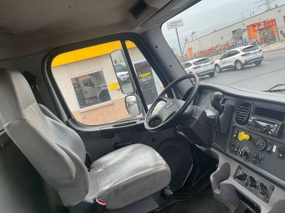 Flatbed Truck-Light and Medium Duty Trucks-Freightliner-2021-M2-Milwaukee-WI-98,765\n\t\tmiles-$ 66,500 - Image 22