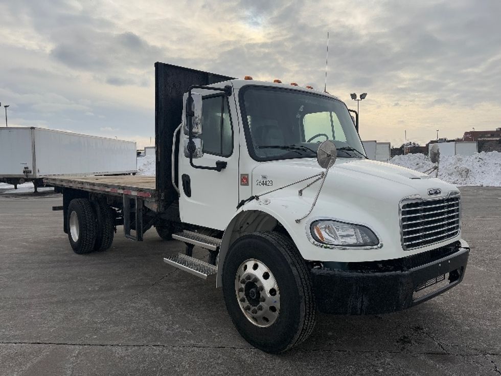 Flatbed Truck-Light and Medium Duty Trucks-Freightliner-2021-M2-Mississauga-ON-341,576\n\t\tkm-$ 61,750 - Image 1