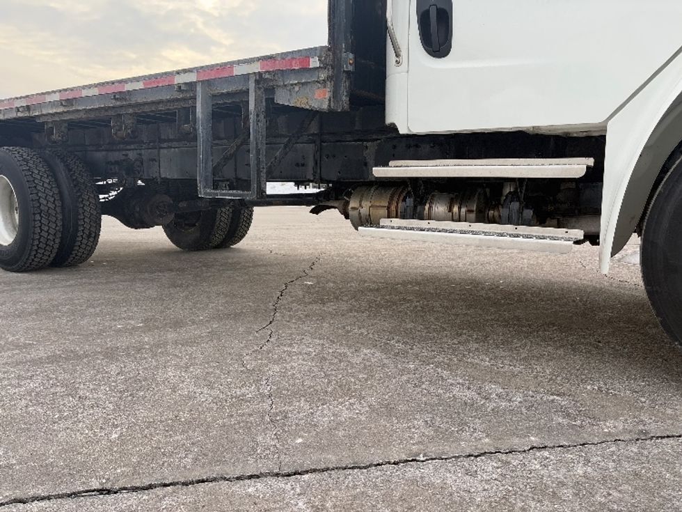 Flatbed Truck-Light and Medium Duty Trucks-Freightliner-2021-M2-Mississauga-ON-341,576\n\t\tkm-$ 61,750 - Image 11