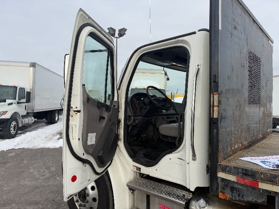 Flatbed Truck-Light and Medium Duty Trucks-Freightliner-2021-M2-Mississauga-ON-341,576\n\t\tkm-$ 61,750 - Image 13