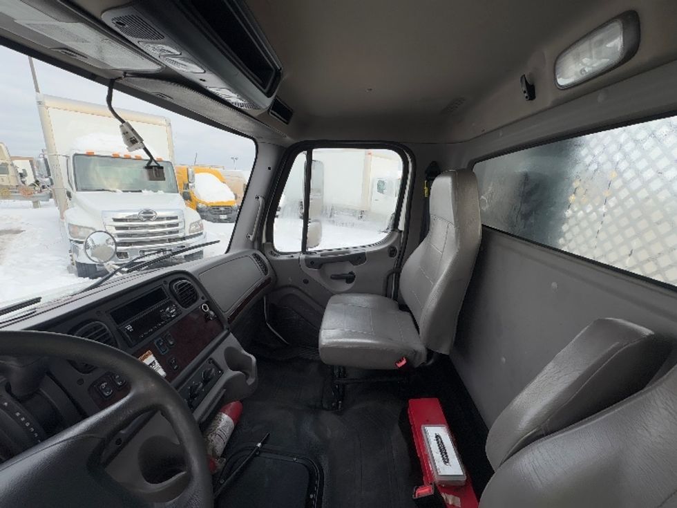 Flatbed Truck-Light and Medium Duty Trucks-Freightliner-2021-M2-Mississauga-ON-341,576\n\t\tkm-$ 61,750 - Image 16