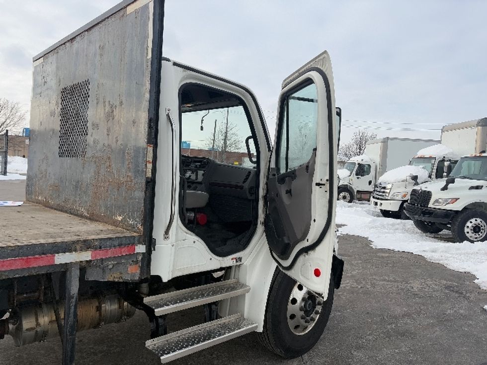 Flatbed Truck-Light and Medium Duty Trucks-Freightliner-2021-M2-Mississauga-ON-341,576\n\t\tkm-$ 61,750 - Image 17