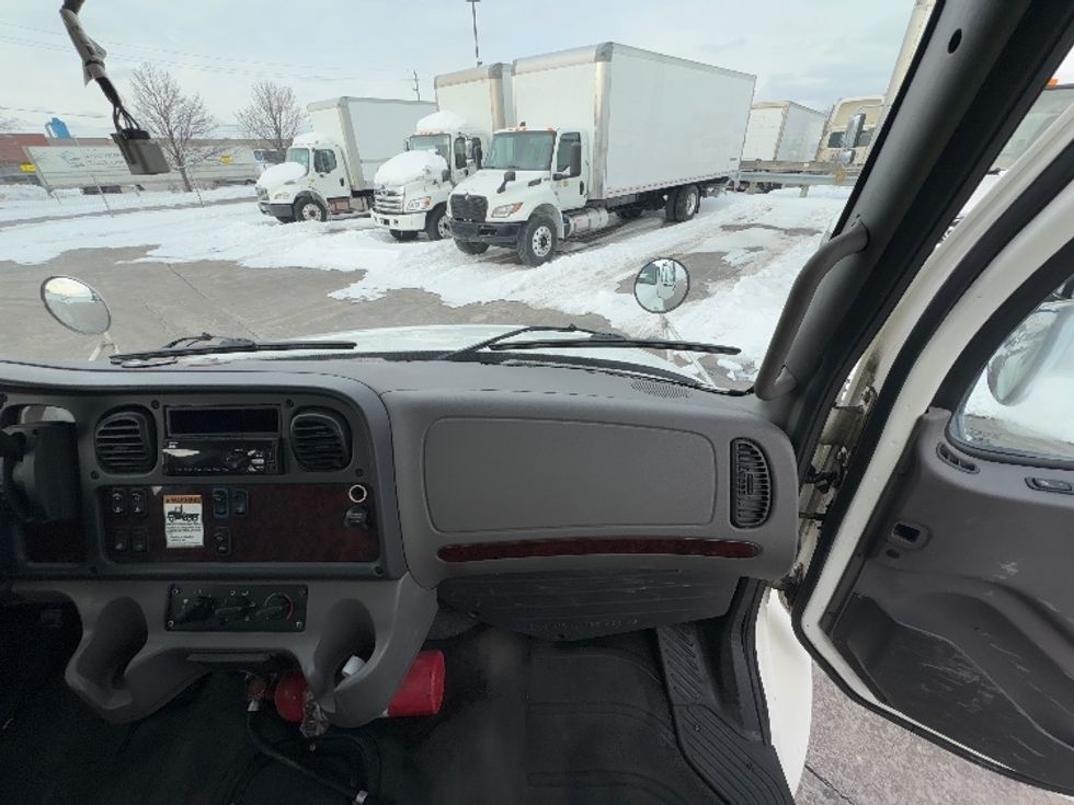 Flatbed Truck-Light and Medium Duty Trucks-Freightliner-2021-M2-Mississauga-ON-341,576\n\t\tkm-$ 61,750 - Image 18