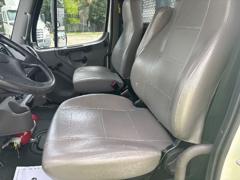 Flatbed Truck-Light and Medium Duty Trucks-Freightliner-2021-M2-Richmond-VA-88,918\n\t\tmiles-$ 70,500 - Image 16