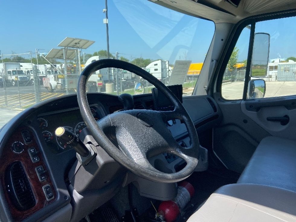 Flatbed Truck-Light and Medium Duty Trucks-Freightliner-2021-M2-San Antonio-TX-82,897\n\t\tmiles-$ 72,250 - Image 16