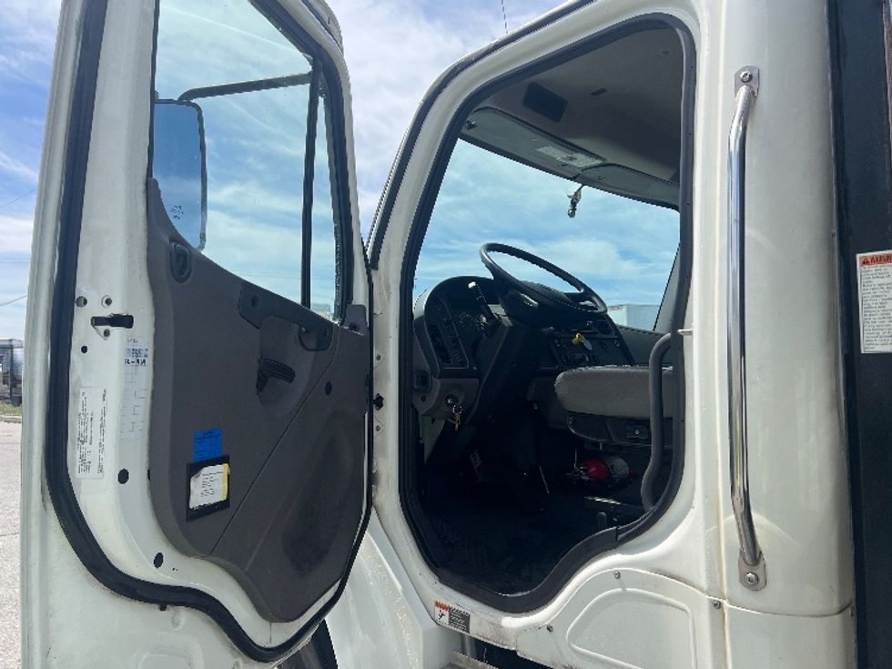 Flatbed Truck-Light and Medium Duty Trucks-Freightliner-2021-M2-Torrance-CA-204,919\n\t\tmiles-$ 45,750 - Image 14