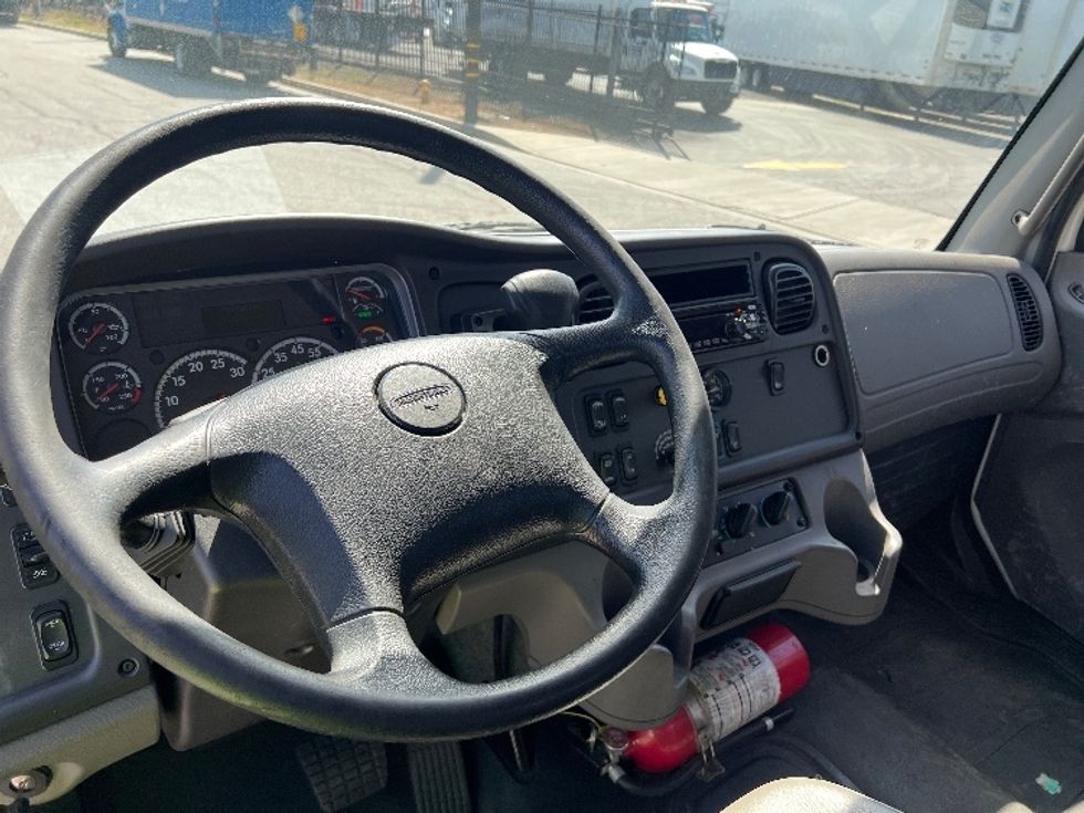 Flatbed Truck-Light and Medium Duty Trucks-Freightliner-2021-M2-Torrance-CA-210,250\n\t\tmiles-$ 44,750 - Image 15