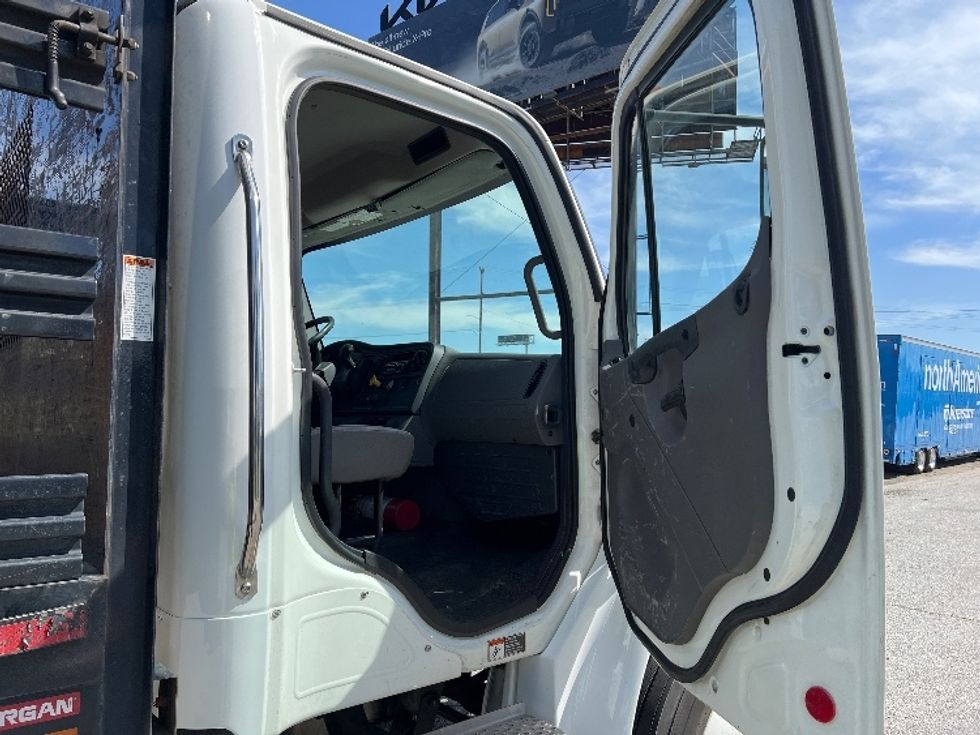 Flatbed Truck-Light and Medium Duty Trucks-Freightliner-2021-M2-Torrance-CA-210,250\n\t\tmiles-$ 44,750 - Image 18