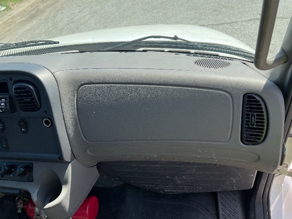 Flatbed Truck-Light and Medium Duty Trucks-Freightliner-2021-M2-Torrance-CA-210,250\n\t\tmiles-$ 44,750 - Image 19