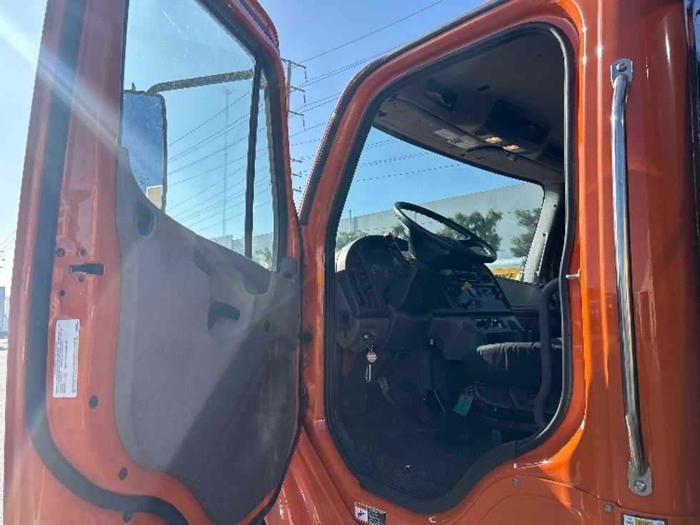 Flatbed Truck-Light and Medium Duty Trucks-Freightliner-2021-M2-Torrance-CA-28,884\n\t\tmiles-$ 74,500 - Image 14