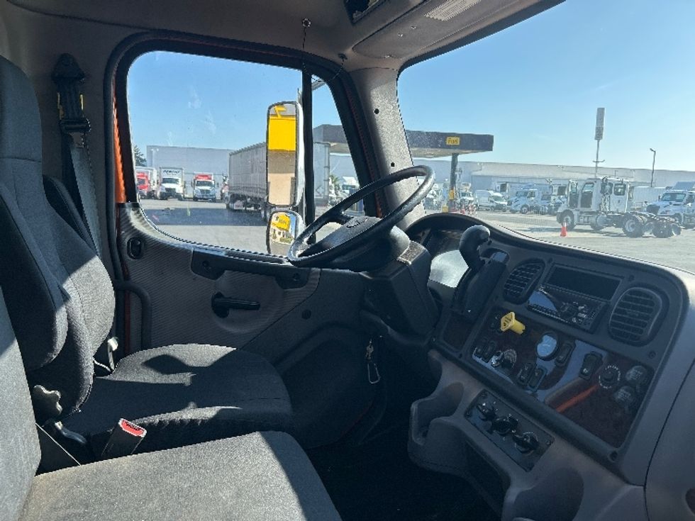 Flatbed Truck-Light and Medium Duty Trucks-Freightliner-2021-M2-Torrance-CA-28,884\n\t\tmiles-$ 74,500 - Image 20