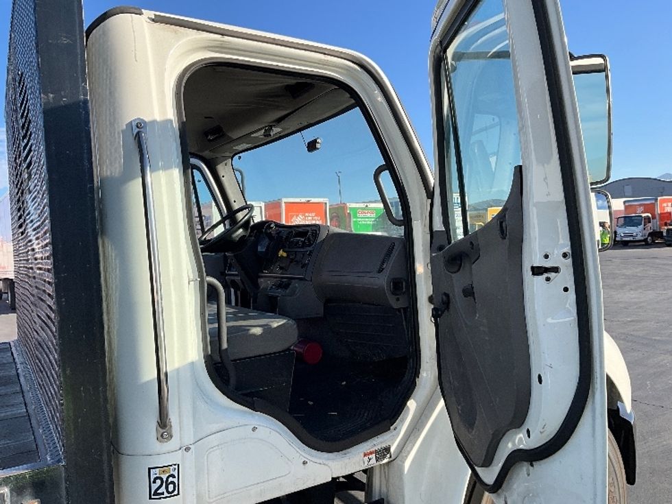 Flatbed Truck-Light and Medium Duty Trucks-Freightliner-2021-M2-Torrance-CA-75,574\n\t\tmiles-$ 72,250 - Image 15