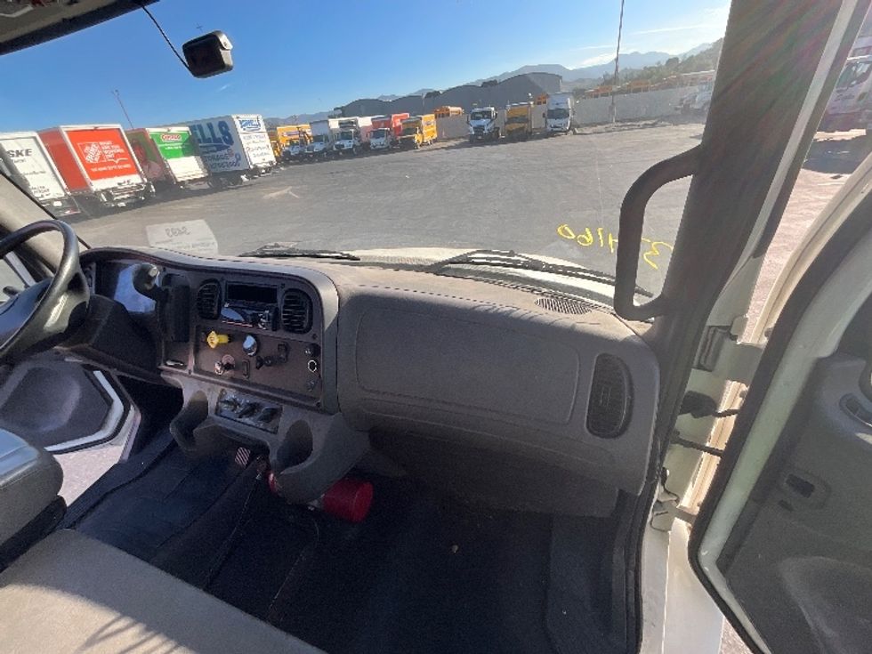 Flatbed Truck-Light and Medium Duty Trucks-Freightliner-2021-M2-Torrance-CA-75,574\n\t\tmiles-$ 72,250 - Image 16