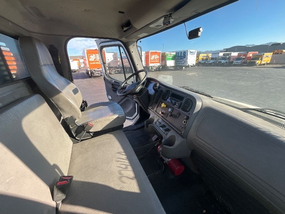 Flatbed Truck-Light and Medium Duty Trucks-Freightliner-2021-M2-Torrance-CA-75,574\n\t\tmiles-$ 72,250 - Image 17