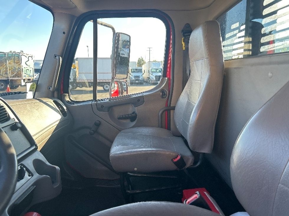 Flatbed Truck-Light and Medium Duty Trucks-Freightliner-2021-M2-Torrance-CA-78,214\n\t\tmiles-$ 90,500 - Image 19