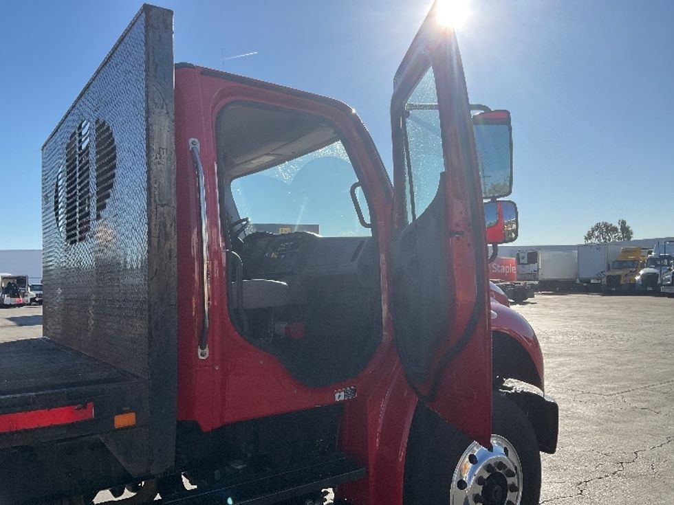 Flatbed Truck-Light and Medium Duty Trucks-Freightliner-2021-M2-Torrance-CA-78,214\n\t\tmiles-$ 90,500 - Image 21
