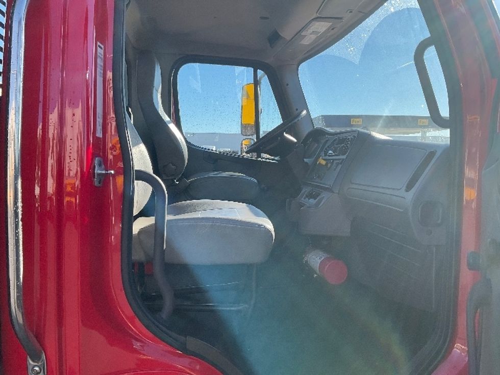 Flatbed Truck-Light and Medium Duty Trucks-Freightliner-2021-M2-Torrance-CA-78,214\n\t\tmiles-$ 90,500 - Image 22