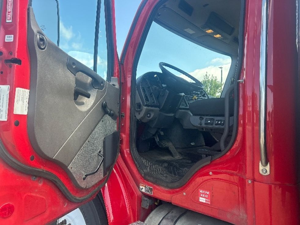 Flatbed Truck-Light and Medium Duty Trucks-Freightliner-2021-M2-Traverse City-MI-339,542\n\t\tmiles-$ 41,000 - Image 12