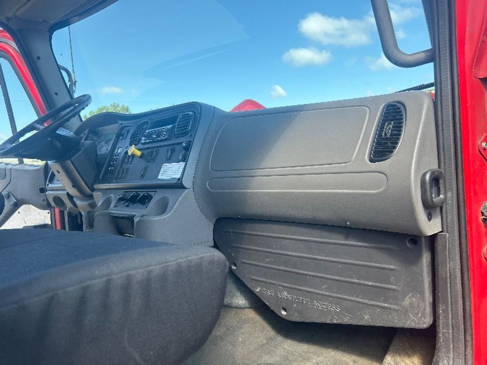 Flatbed Truck-Light and Medium Duty Trucks-Freightliner-2021-M2-Traverse City-MI-339,542\n\t\tmiles-$ 41,000 - Image 17