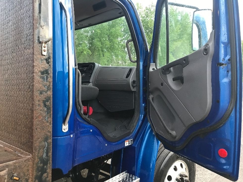 Flatbed Truck-Light and Medium Duty Trucks-Freightliner-2021-M2-Whitesboro-NY-241,287\n\t\tmiles-$ 68,500 - Image 16