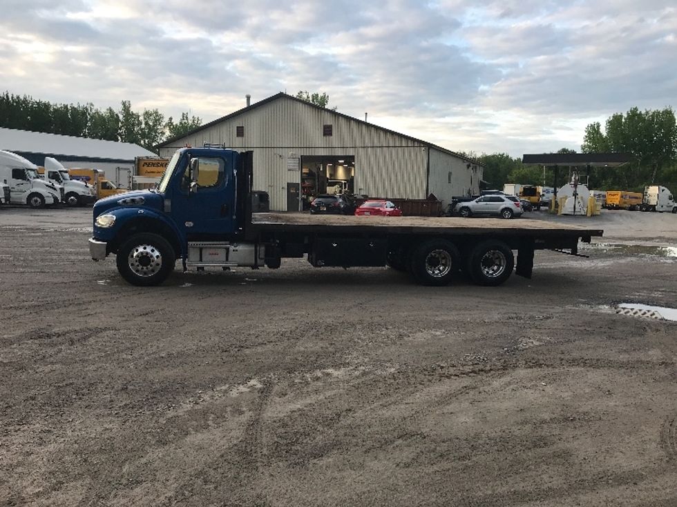 2021 Freightliner M2 106 Medium Duty photo 4