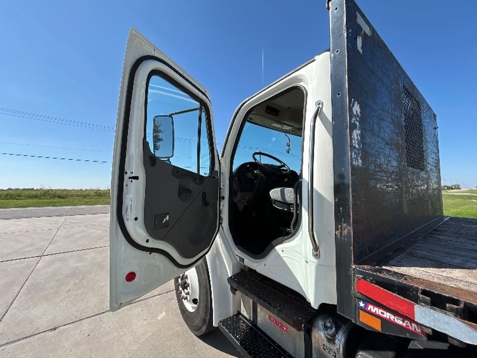 Flatbed Truck-Light and Medium Duty Trucks-Freightliner-2021-M2-Wichita-KS-192,200\n\t\tmiles-$ 52,250 - Image 11