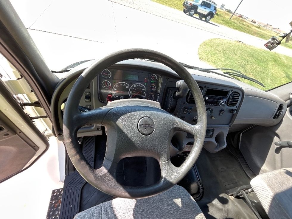 Flatbed Truck-Light and Medium Duty Trucks-Freightliner-2021-M2-Wichita-KS-192,200\n\t\tmiles-$ 52,250 - Image 13