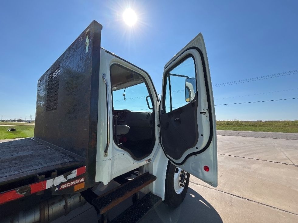 Flatbed Truck-Light and Medium Duty Trucks-Freightliner-2021-M2-Wichita-KS-192,200\n\t\tmiles-$ 52,250 - Image 15