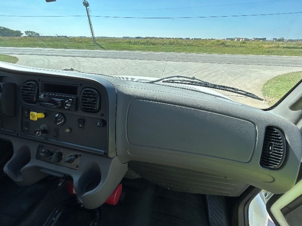 Flatbed Truck-Light and Medium Duty Trucks-Freightliner-2021-M2-Wichita-KS-192,200\n\t\tmiles-$ 52,250 - Image 16