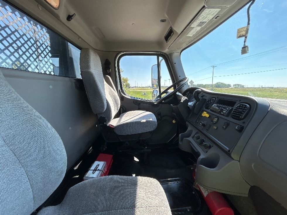 Flatbed Truck-Light and Medium Duty Trucks-Freightliner-2021-M2-Wichita-KS-192,200\n\t\tmiles-$ 52,250 - Image 17