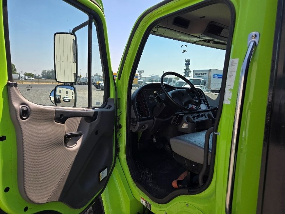 Flatbed Truck-Light and Medium Duty Trucks-Freightliner-2021-M2-Yakima-WA-61,522\n\t\tmiles-$ 66,750 - Image 12