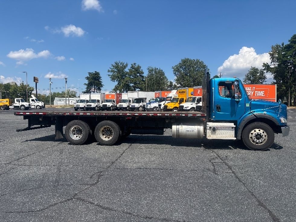 Flatbed Truck-Light and Medium Duty Trucks-Freightliner-2021-M211264S-Concord-NC-353,050\n\t\tmiles-$ 88,250 - Image 10