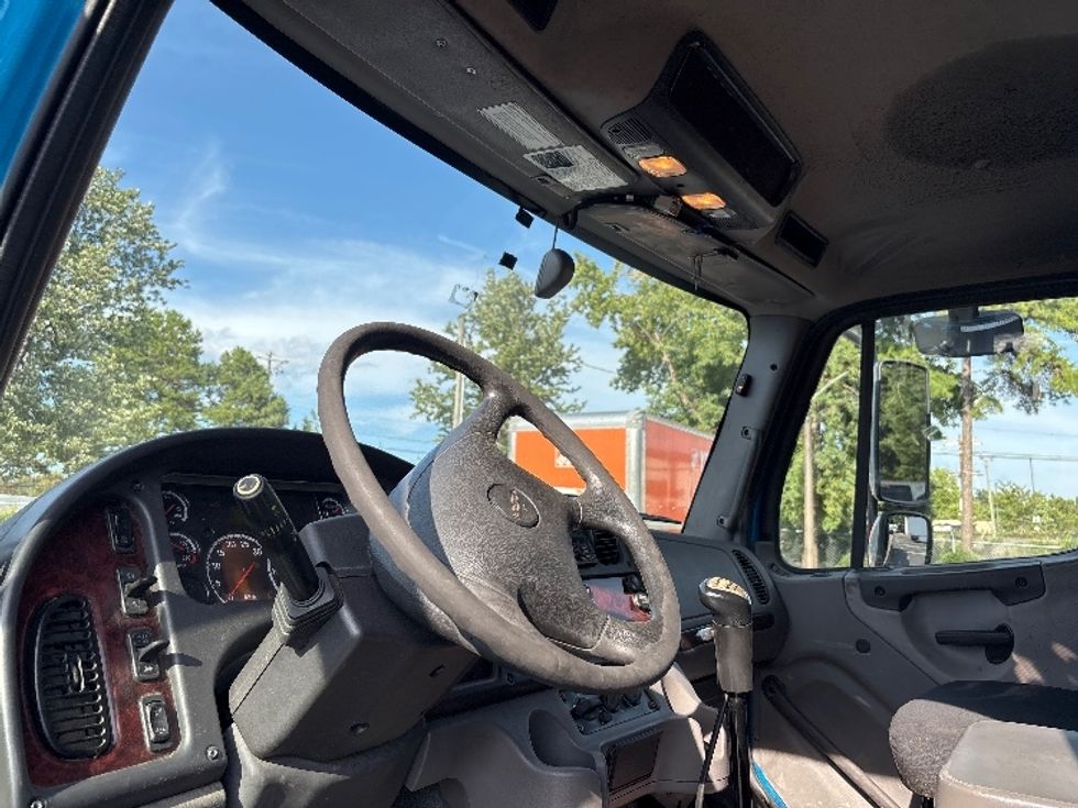 Flatbed Truck-Light and Medium Duty Trucks-Freightliner-2021-M211264S-Concord-NC-353,050\n\t\tmiles-$ 88,250 - Image 12