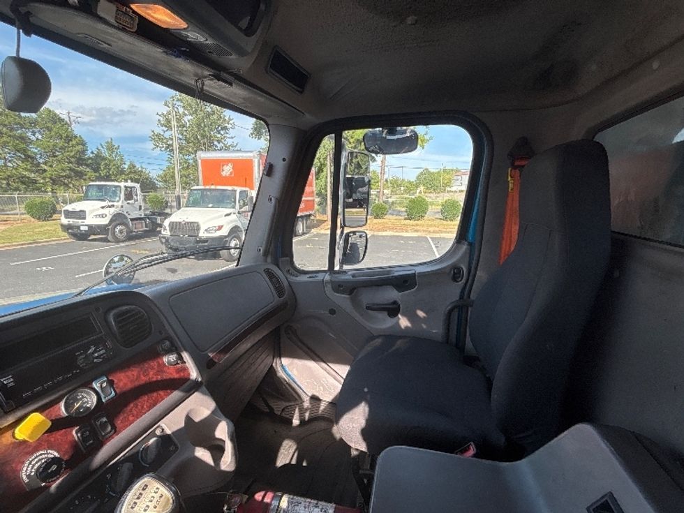 Flatbed Truck-Light and Medium Duty Trucks-Freightliner-2021-M211264S-Concord-NC-353,050\n\t\tmiles-$ 88,250 - Image 14