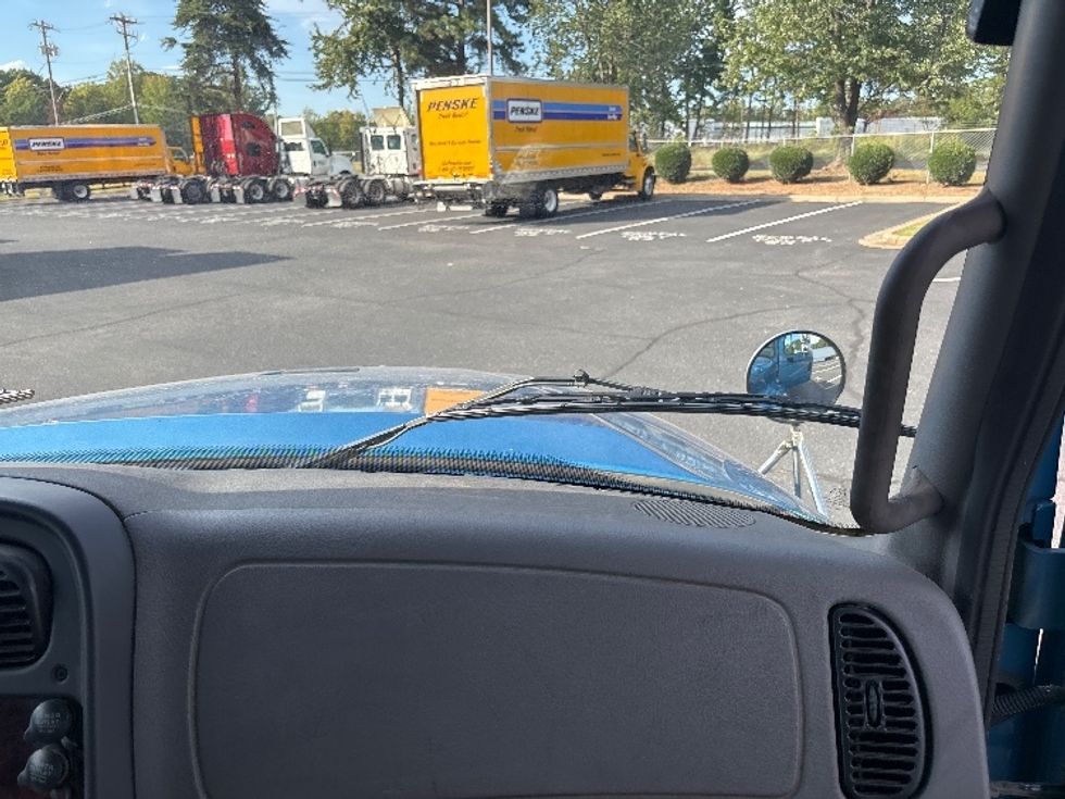 Flatbed Truck-Light and Medium Duty Trucks-Freightliner-2021-M211264S-Concord-NC-353,050\n\t\tmiles-$ 88,250 - Image 16