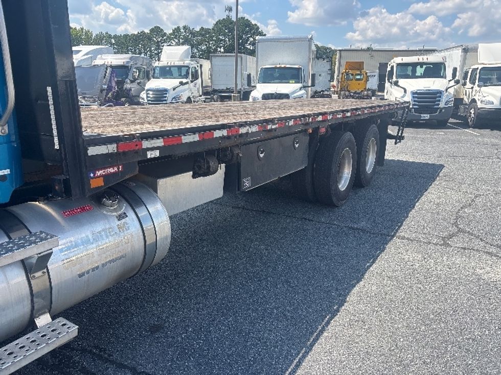 Flatbed Truck-Light and Medium Duty Trucks-Freightliner-2021-M211264S-Concord-NC-353,050\n\t\tmiles-$ 88,250 - Image 5