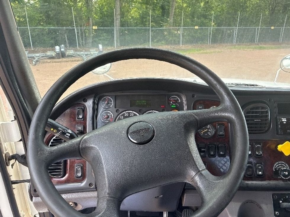 Flatbed Truck-Light and Medium Duty Trucks-Freightliner-2021-M211264S-Jackson-MS-163,738\n\t\tmiles-$ 114,000 - Image 14