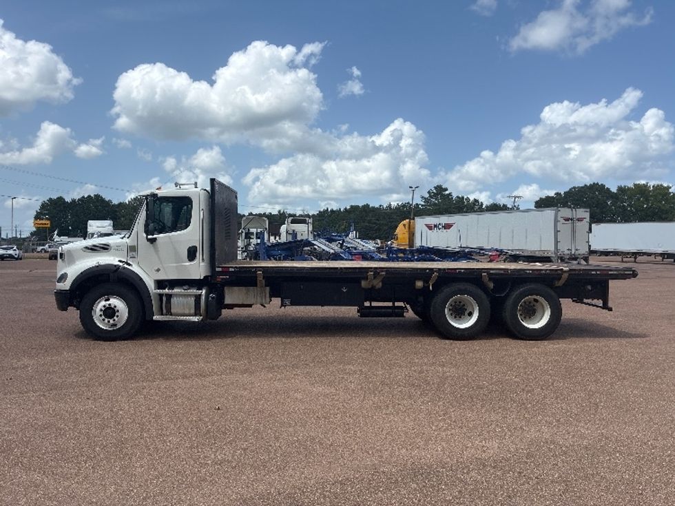 Flatbed Truck-Light and Medium Duty Trucks-Freightliner-2021-M211264S-Jackson-MS-163,738\n\t\tmiles-$ 114,000 - Image 4