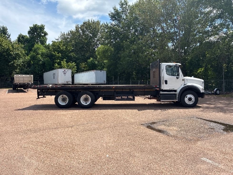 Flatbed Truck-Light and Medium Duty Trucks-Freightliner-2021-M211264S-Jackson-MS-190,680\n\t\tmiles-$ 106,750 - Image 12