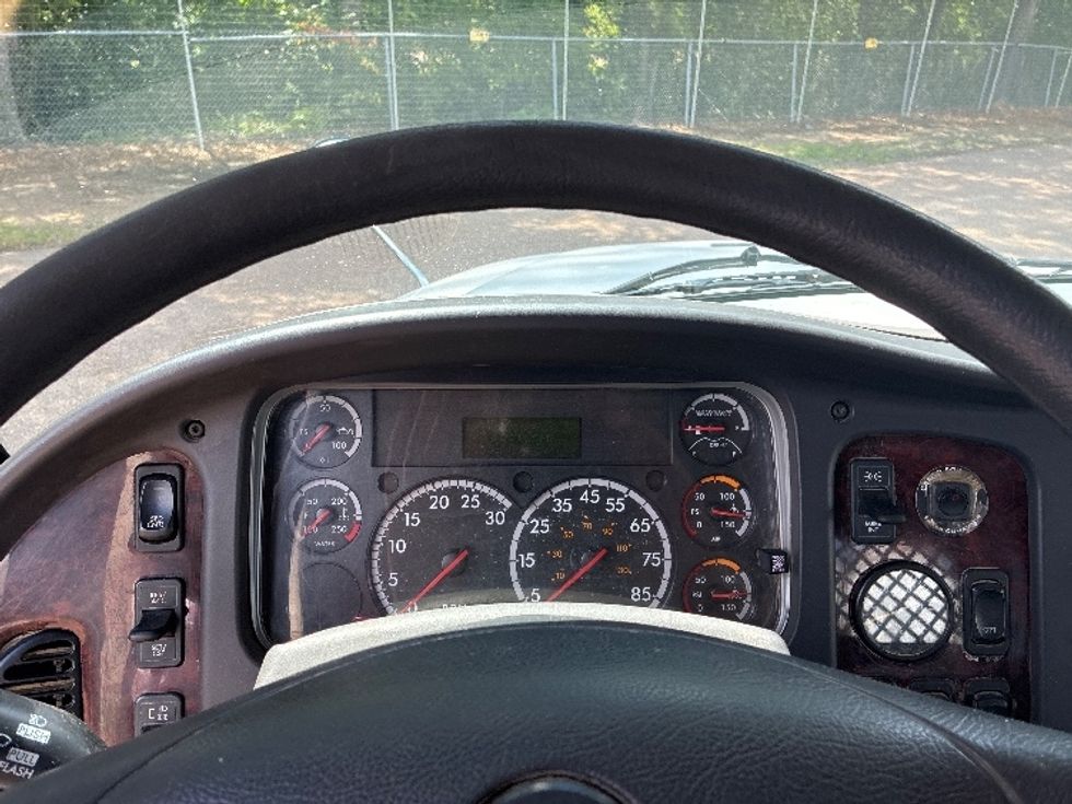 Flatbed Truck-Light and Medium Duty Trucks-Freightliner-2021-M211264S-Jackson-MS-190,680\n\t\tmiles-$ 106,750 - Image 15