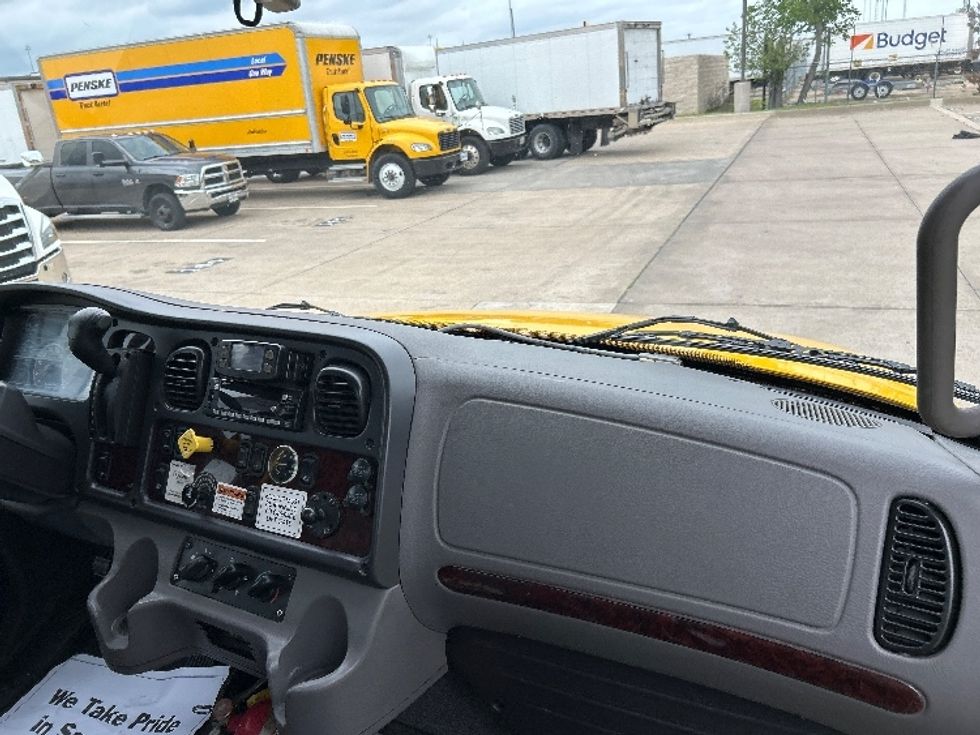Flatbed Truck-Light and Medium Duty Trucks-Freightliner-2022-M2-Arlington-TX-161,463\n\t\tmiles-$ 61,250 - Image 20