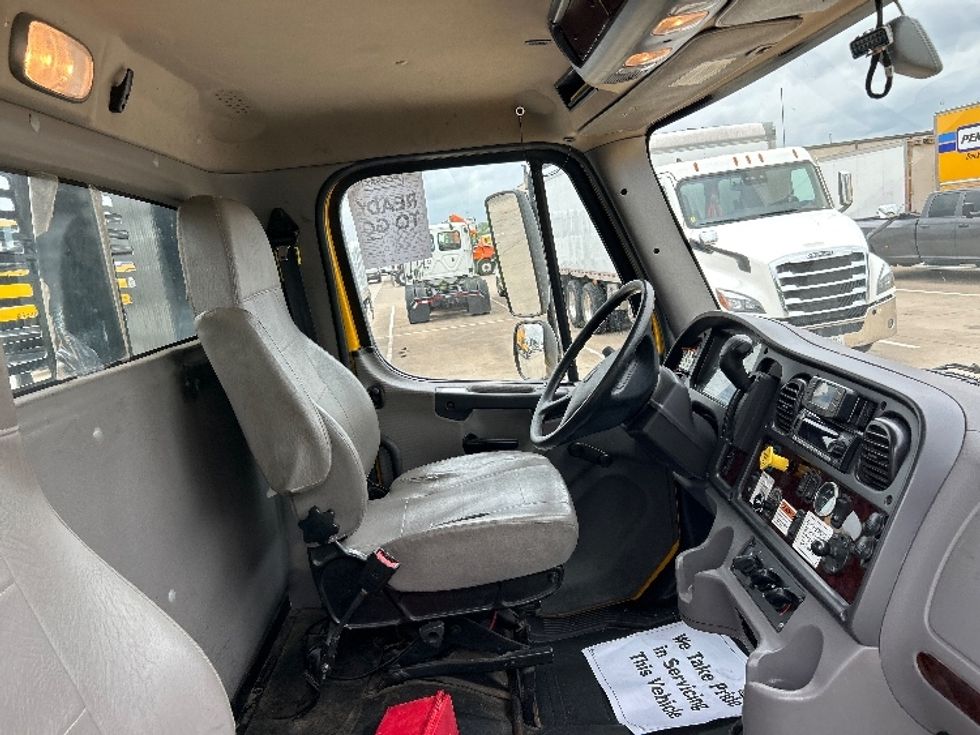 Flatbed Truck-Light and Medium Duty Trucks-Freightliner-2022-M2-Arlington-TX-161,463\n\t\tmiles-$ 61,250 - Image 21