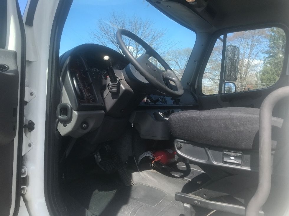 Flatbed Truck-Light and Medium Duty Trucks-Freightliner-2022-M2-Bensalem-PA-146,311\n\t\tmiles-$ 52,000 - Image 12