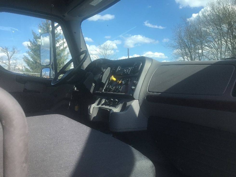 Flatbed Truck-Light and Medium Duty Trucks-Freightliner-2022-M2-Bensalem-PA-146,311\n\t\tmiles-$ 52,000 - Image 16