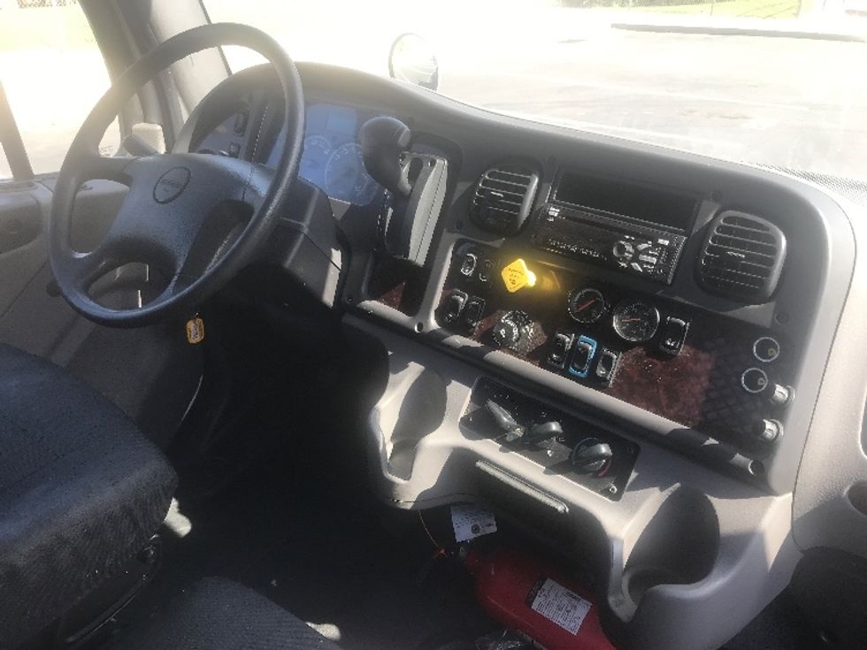 Flatbed Truck-Light and Medium Duty Trucks-Freightliner-2022-M2-Bensalem-PA-146,311\n\t\tmiles-$ 52,000 - Image 18