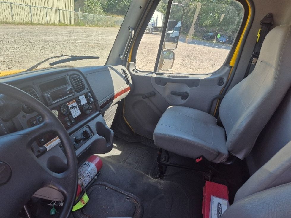 Flatbed Truck-Light and Medium Duty Trucks-Freightliner-2022-M2-Brooklyn Park-MN-52,291\n\t\tmiles-$ 66,750 - Image 19