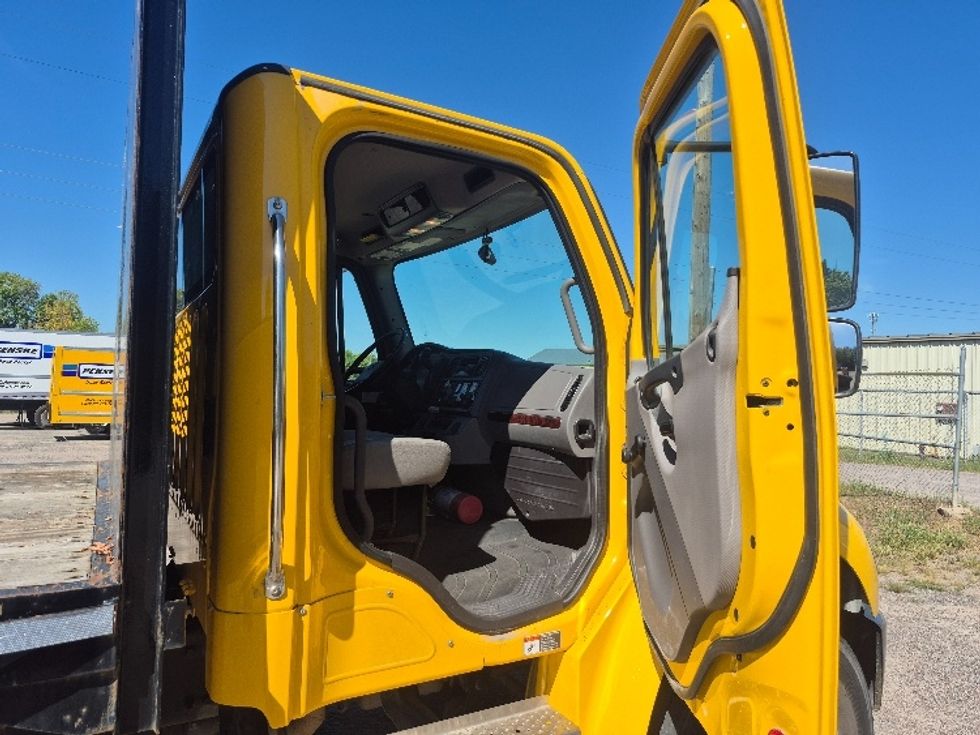 Flatbed Truck-Light and Medium Duty Trucks-Freightliner-2022-M2-Brooklyn Park-MN-52,291\n\t\tmiles-$ 66,750 - Image 20